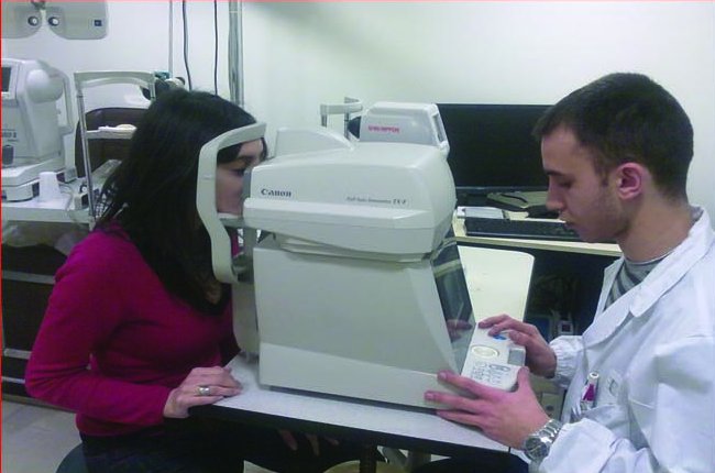 Misurazione della pressione intraoculare per la prevenzione del glaucoma tramite tonometro a sfoffio